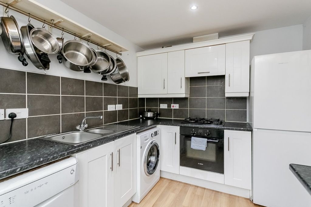 Additional image 6 of 3 bed terraced house for saleBurnbrae Pend, Bonnyrigg EH19
