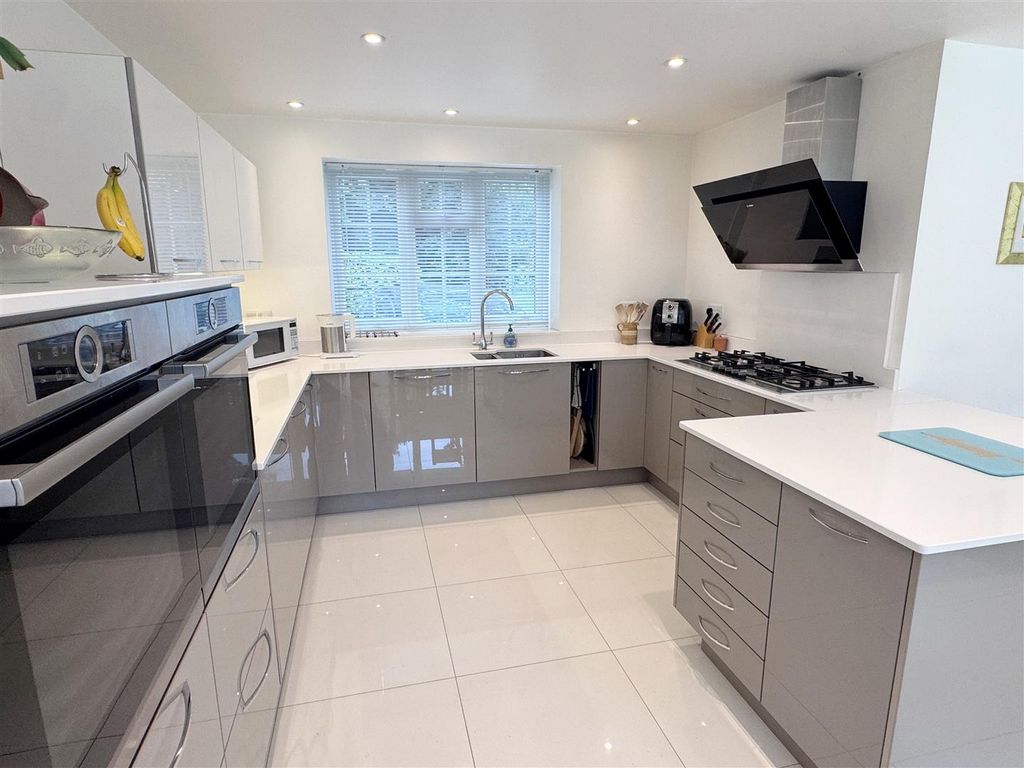 Additional image 5 of 5 bed detached house for saleAndover Road, Newbury RG14