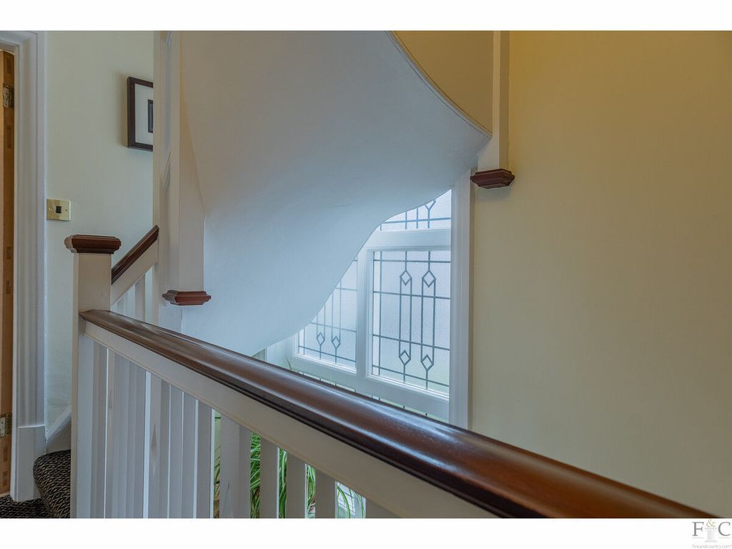 6 bed detached house for saleMeadowcourt Road, Leicester LE2 photo 4