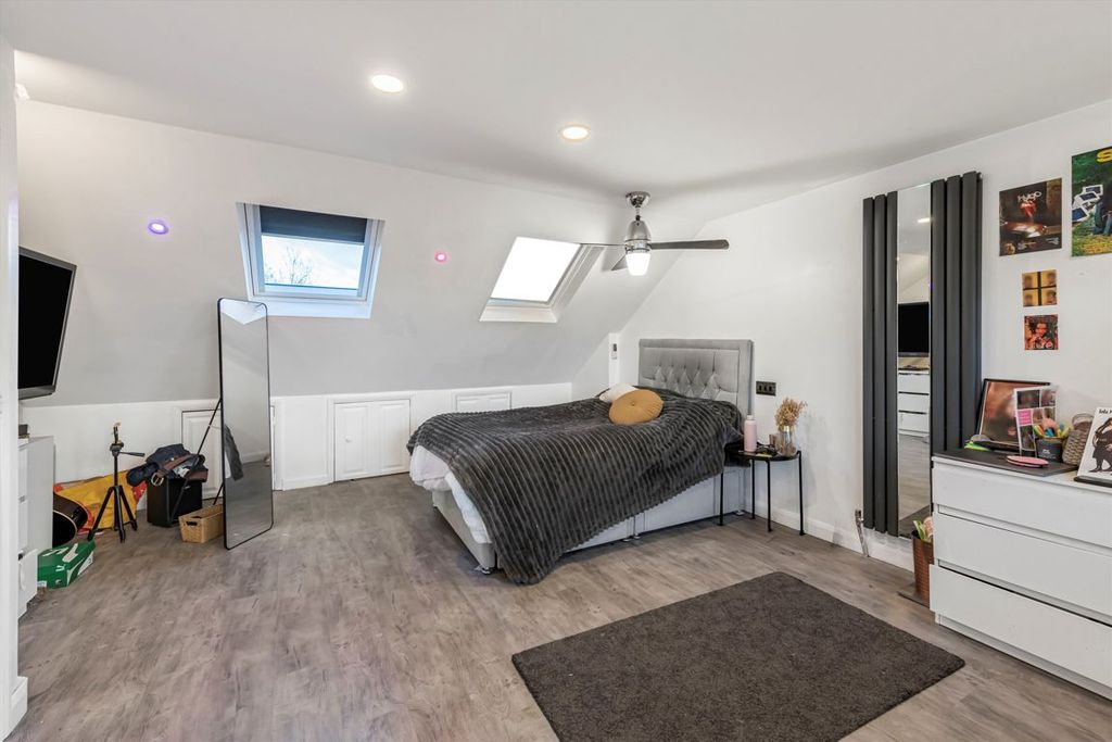 Additional image 5 of 4 bed semi-detached house for saleThurleston Avenue, Morden SM4