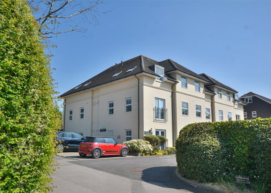 Additional image 11 of 2 bed flat for saleBarnhouse Close, Pulborough, West Sussex RH20