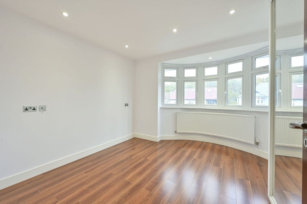 Additional image 15 of 5 bed semi-detached house for saleThurleston Avenue, Morden SM4