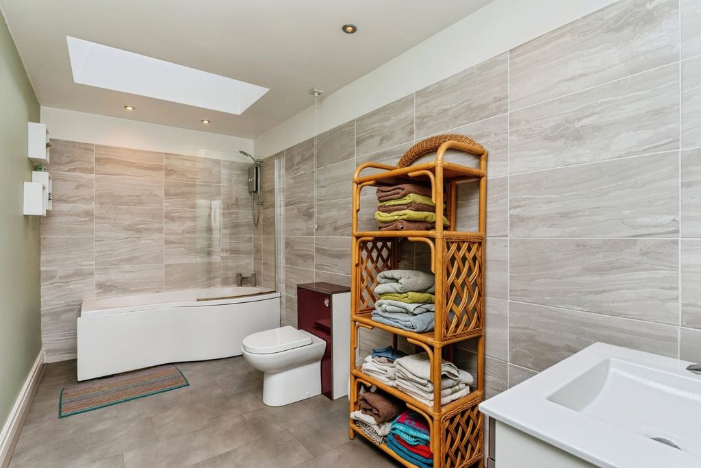Additional image 12 of 4 bed detached house for saleLiverpool Road, Neston, Cheshire CH64