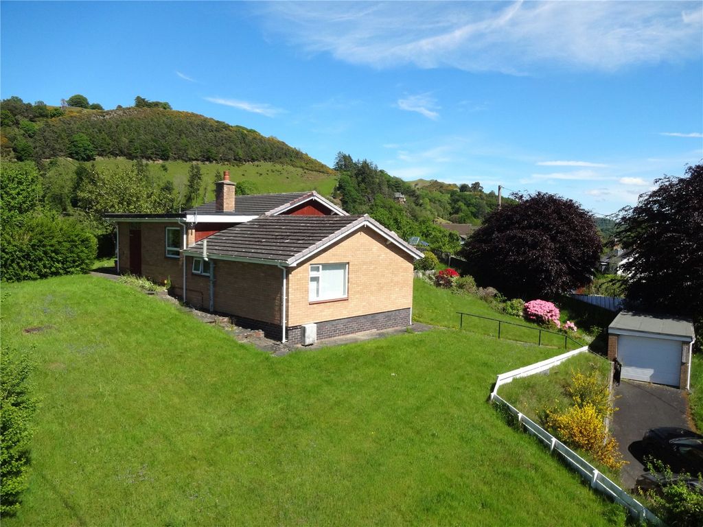 3 bed bungalow for saleErwlwyn Lane, Llanfyllin, Powys SY22