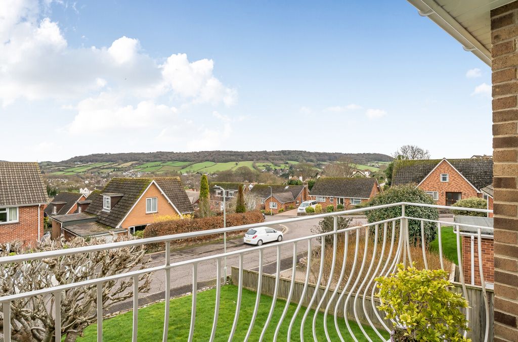 3 bed flat for saleBalfours, Sidmouth, Devon EX10 photo 2