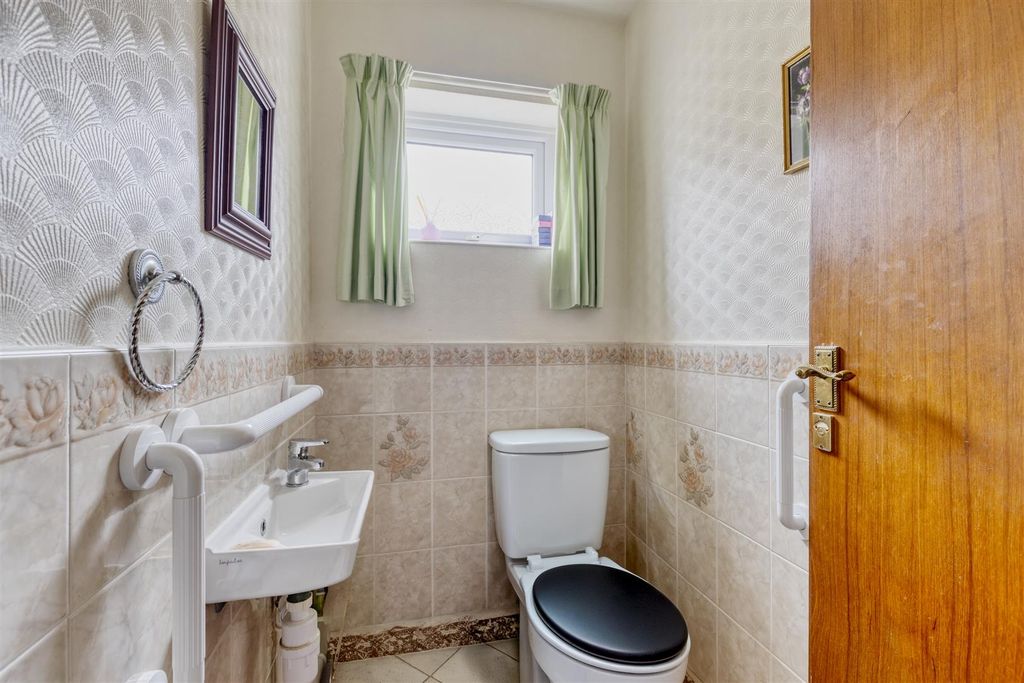 Additional image 18 of 3 bed detached bungalow for saleColleys Lane, Willaston, Cheshire CW5