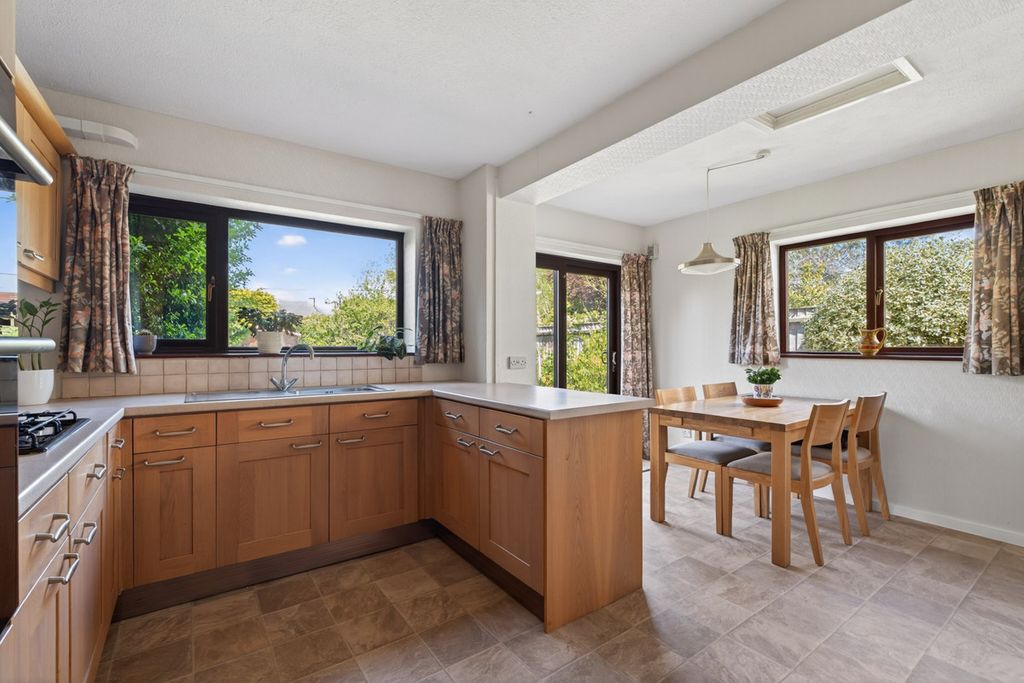 Additional image 25 of 5 bed detached house for saleBeverley Road, Leamington Spa, Warwickshire CV32
