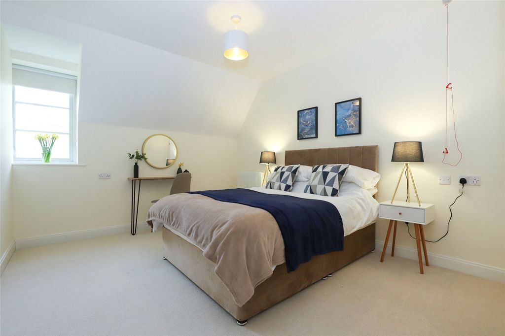 Additional image 8 of 2 bed flat for saleHawkesbury Place, Stow On The Wold, Cheltenham, Gloucestershire GL54
