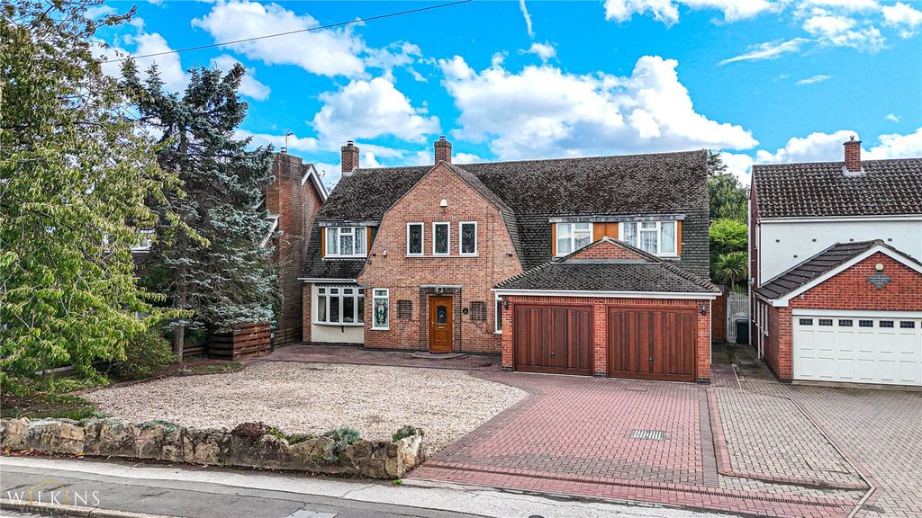 4 bed detached house for saleThe Long Shoot, Nuneaton, Warwickshire CV11
