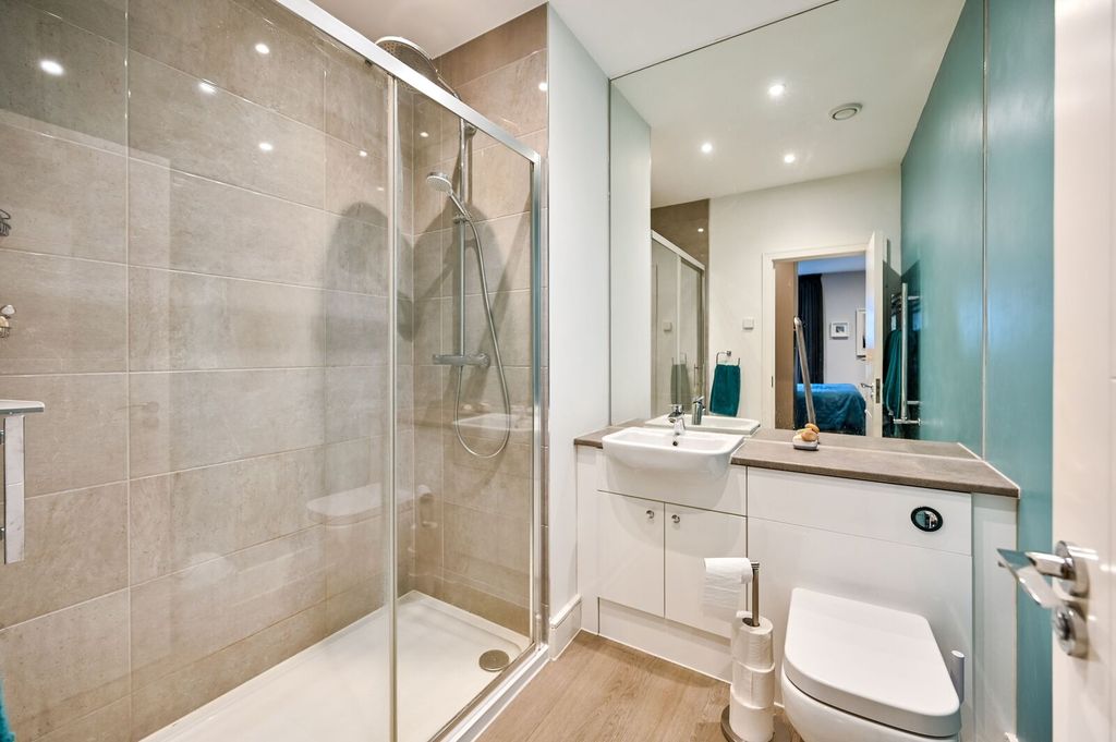 Additional image 7 of 3 bed flat for saleCoombe Road, New Malden KT3