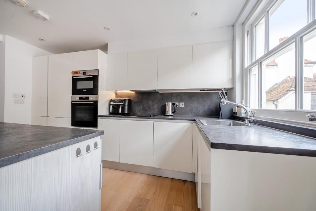 Additional image 9 of 2 bed flat for saleNewbury, Berkshire RG14