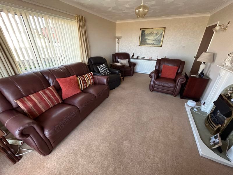2 bed flat for saleTrinity Crescent, West Shore, Llandudno LL30 photo 5
