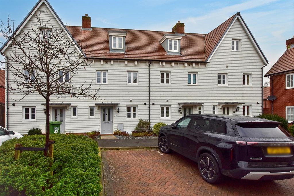 4 bed terraced house for saleHighgrove Crescent, Polegate BN26