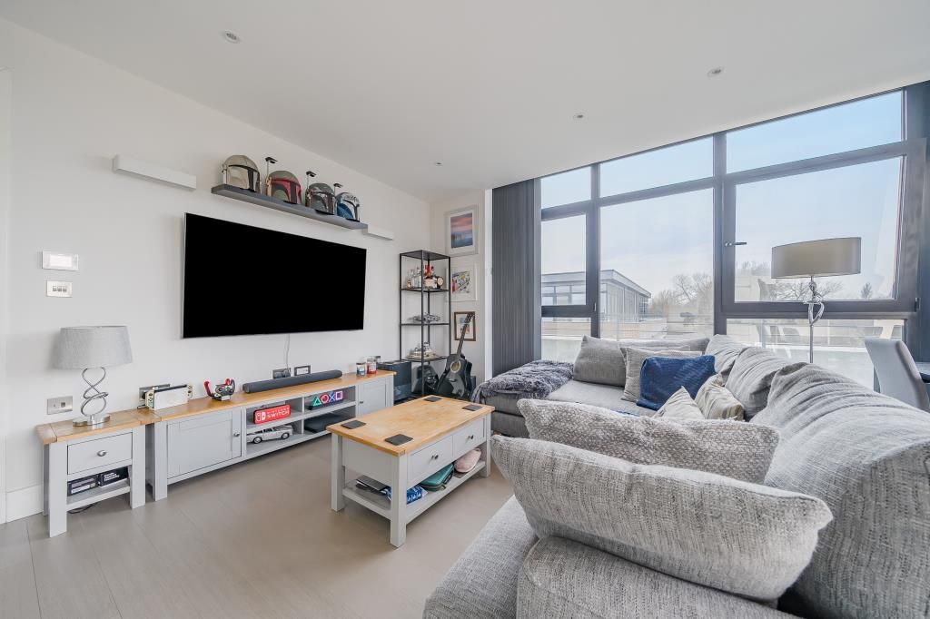 Additional image 2 of 2 bed flat for saleNewbury, Berkshire RG14