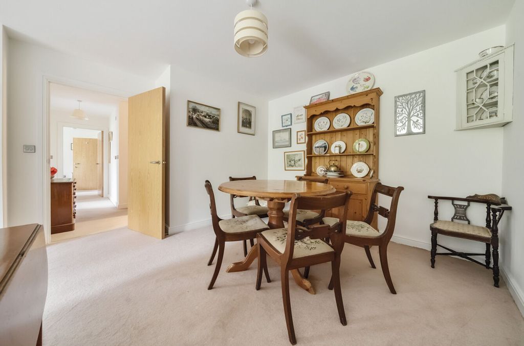 Additional image 12 of 2 bed flat for saleEaves Court, Princes Risborough HP27