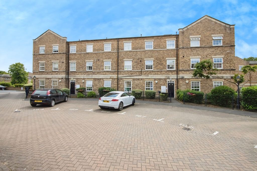 Additional image 11 of 2 bed flat for saleChaloner Grove, Wakefield, West Yorkshire WF1