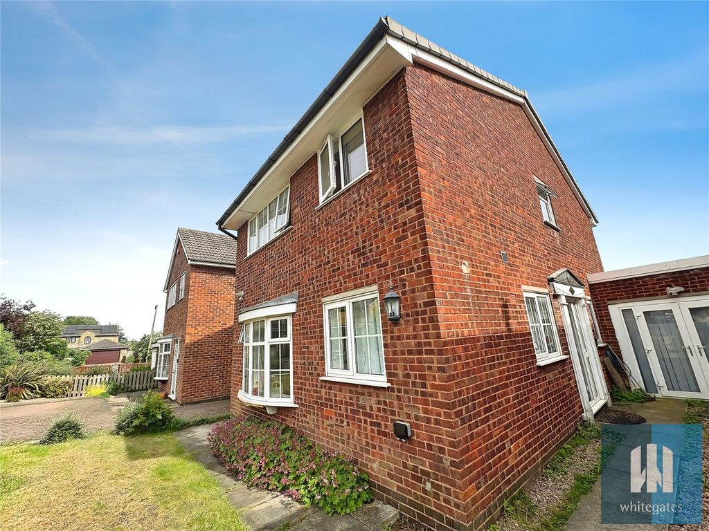 4 bed detached house for saleHolmdene Drive, Mirfield, West Yorkshire WF14