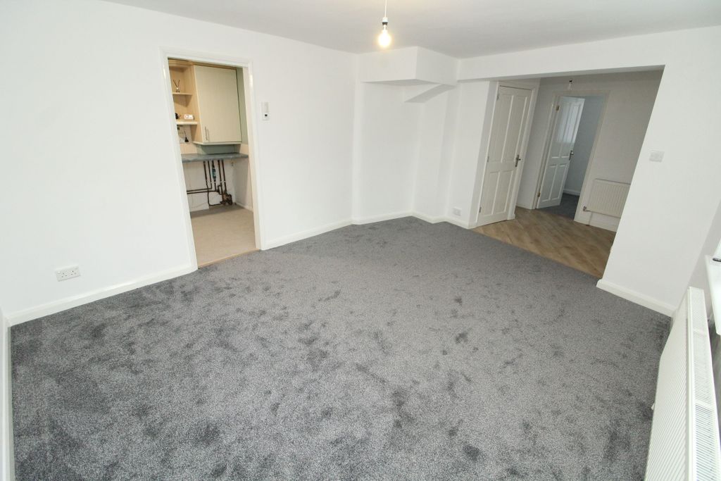 Additional image 5 of 2 bed flat for saleHigh Street, Newport Pagnell MK16
