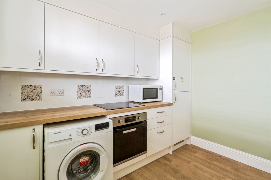 Additional image 9 of 2 bed flat for saleBrighton Road, Lancing BN15