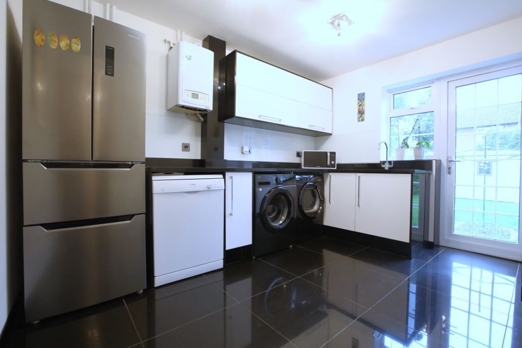 Additional image 11 of 5 bed detached house for saleDulwich Close, Newport Pagnell MK16