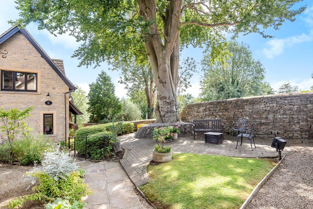 Additional image 5 of 2 bed flat for saleChantry Court, Tetbury GL8