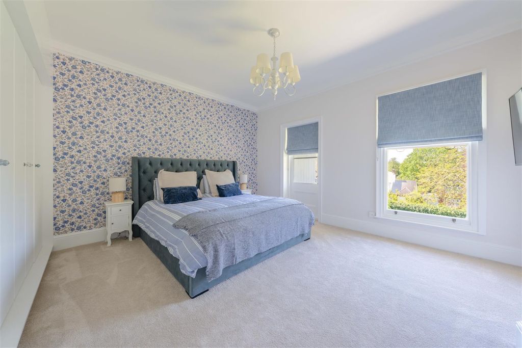 Additional image 17 of 7 bed semi-detached house for saleAbington Park Crescent, Northampton NN3