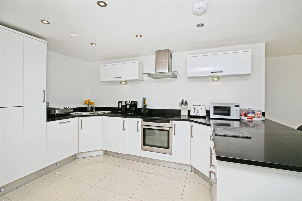 Additional image 3 of 2 bed flat for saleNarrowcliff, Newquay, Cornwall TR7