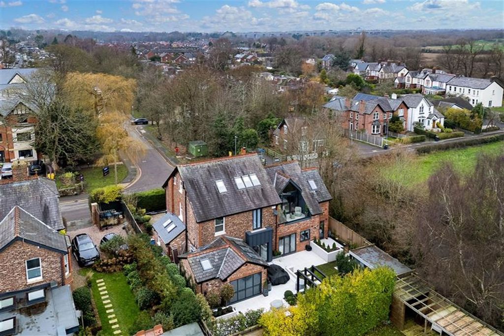 5 bed detached house for saleWhitbarrow Road, Lymm WA13