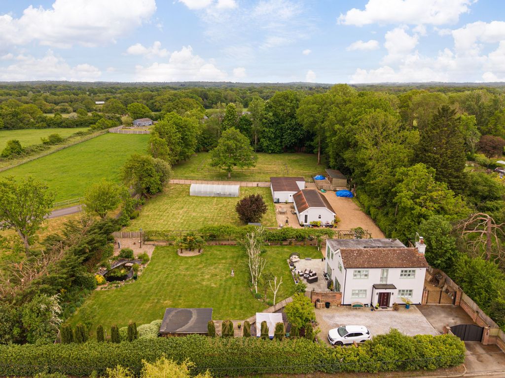 5 bed detached house for saleHare Lane, Lingfield RH7