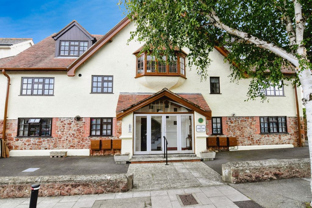 2 bed flat for saleBancks Street, Minehead TA24
