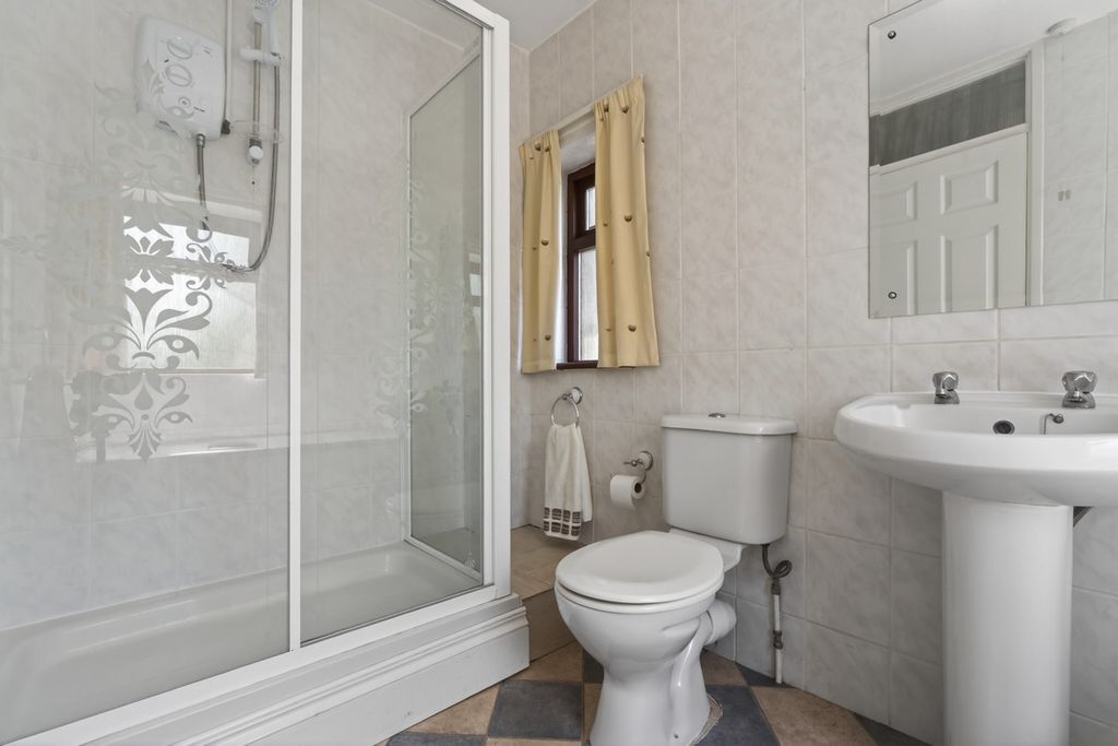 Additional image 42 of 5 bed detached house for saleBeverley Road, Leamington Spa, Warwickshire CV32