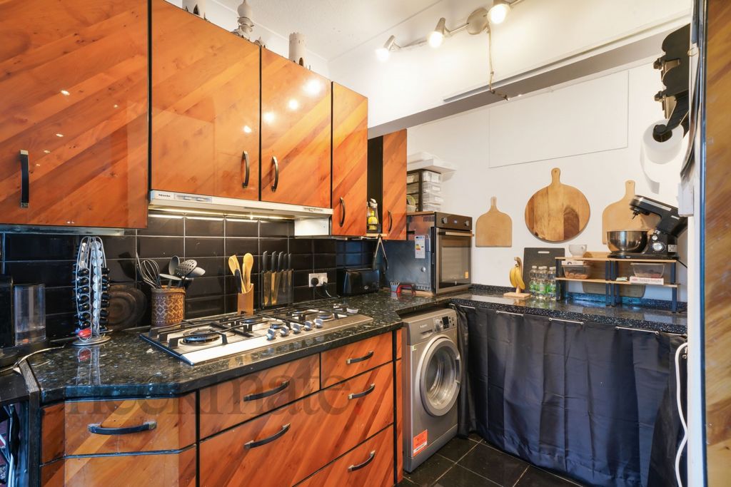 Additional image 4 of 4 bed semi-detached bungalow for saleMoat Farm Road, Northolt UB5