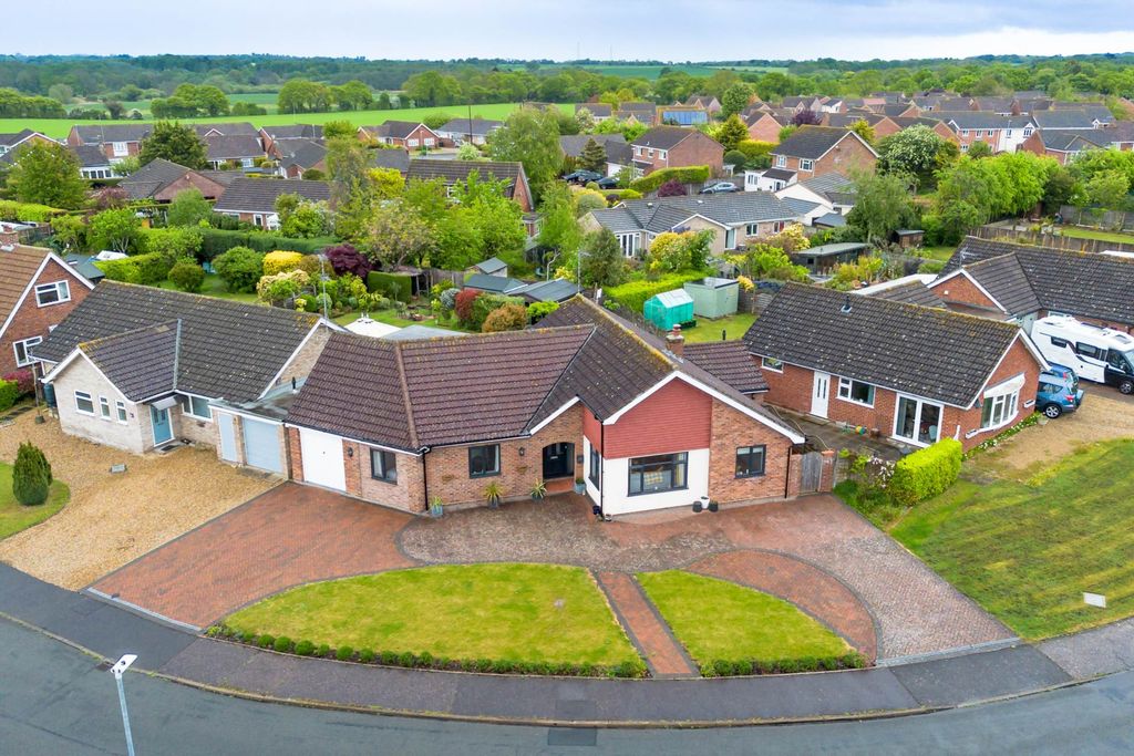 3 bed detached bungalow for saleMayfield Way, North Walsham NR28