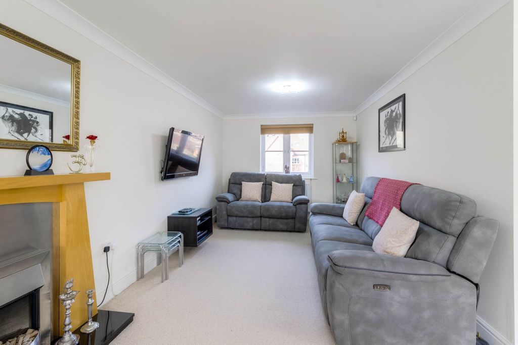 3 bed flat for saleWoodall Close, Middleton MK10 photo 3