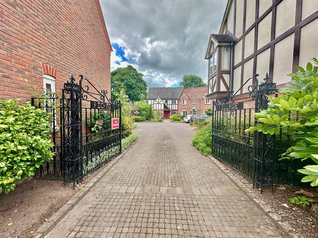 Additional image 18 of 2 bed flat for sale23 Richmond Village, Nantwich, Cheshire CW5