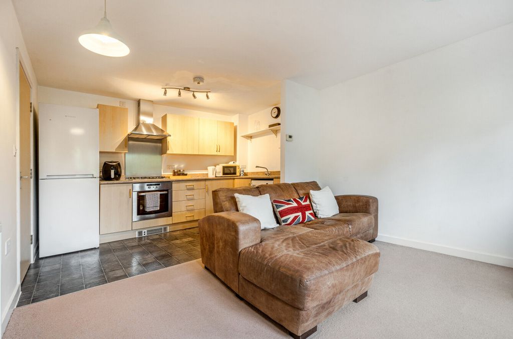 Additional image 14 of 2 bed flat for saleSpiro Close, Pulborough RH20