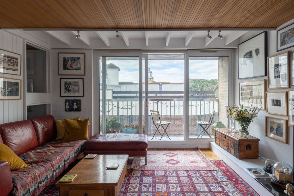 Additional image 10 of 4 bed end terrace house for saleJack House, Portsmouth, Hampshire PO1