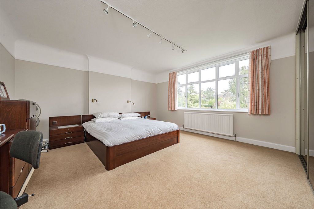Additional image 6 of 4 bed detached house for saleBuxton Drive, New Malden KT3