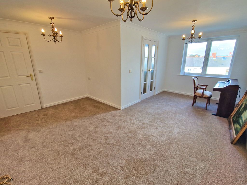 Additional image 2 of 1 bed flat for saleStoneleigh Court, John Street, Porthcawl CF36