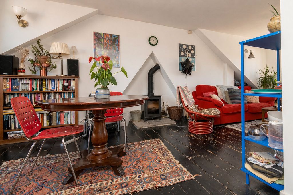 Additional image 4 of 3 bed flat for saleStation Road, Margate, Kent CT9