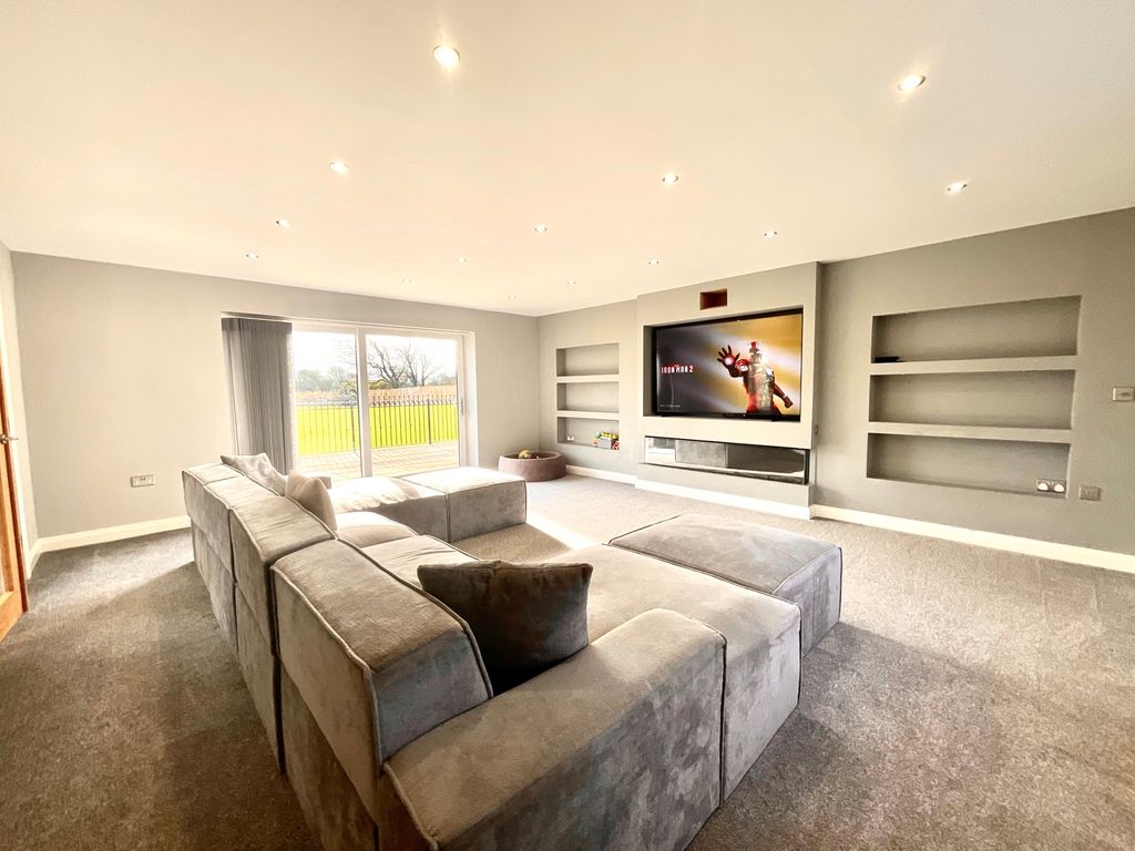 5 bed detached house for salePreston Road, Catforth PR4 photo 5