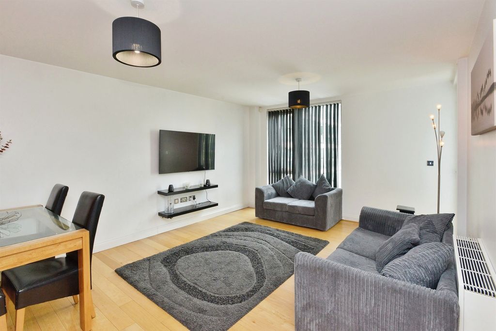 2 bed flat for saleMortimer Square, Milton Keynes MK9 photo 2
