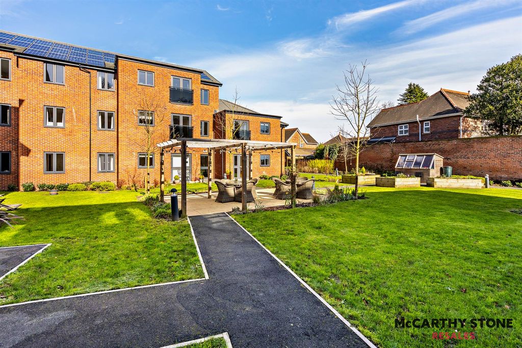 Additional image 20 of 2 bed flat for saleBurlington Gardens, Leyland PR25