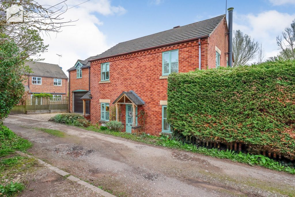 4 bed detached house for saleDog Kennel Lane, Newtown, Market Drayton, Shropshire TF9