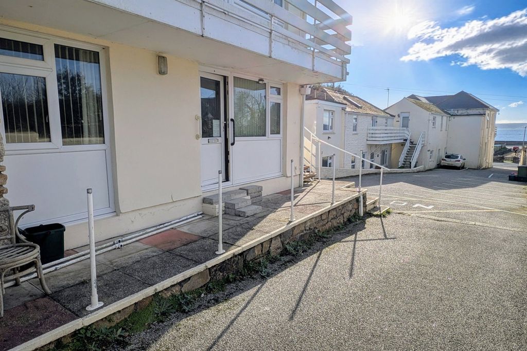 1 bed flat for saleEast End, Turnpike Road, Marazion TR17