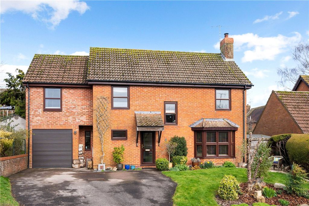 4 bed detached house for saleHughes Close, Marlborough, Wiltshire SN8