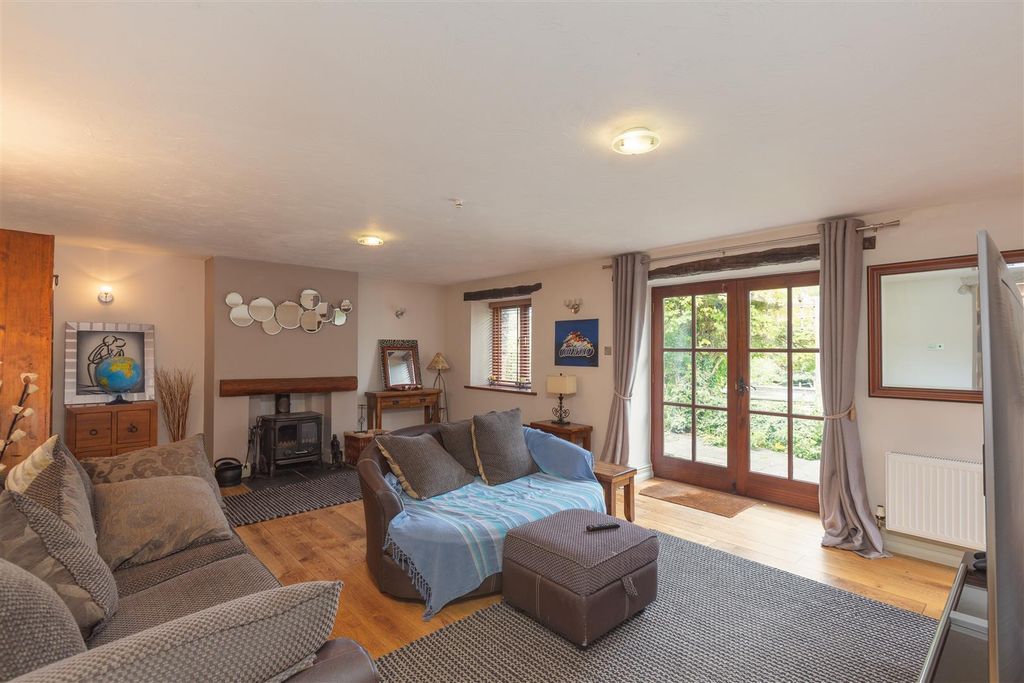 5 bed barn conversion for saleCrooklands, Milnthorpe LA7 photo 5