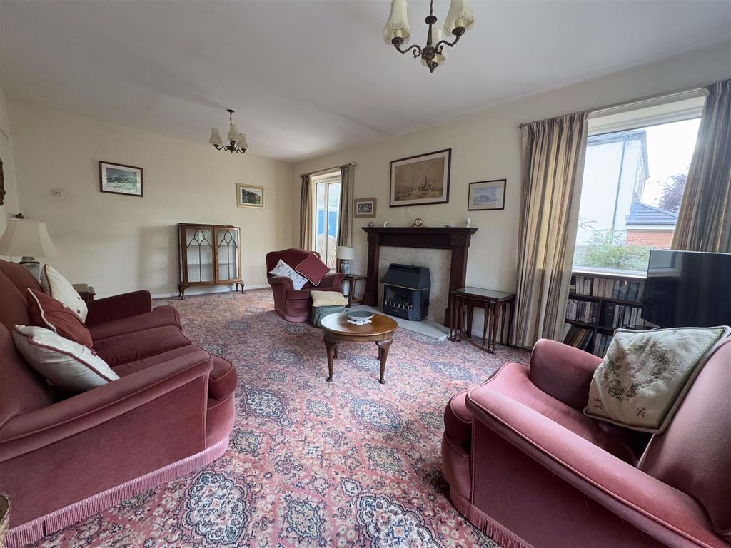 Additional image 13 of 3 bed detached bungalow for saleKnottingley Road, Pontefract WF8