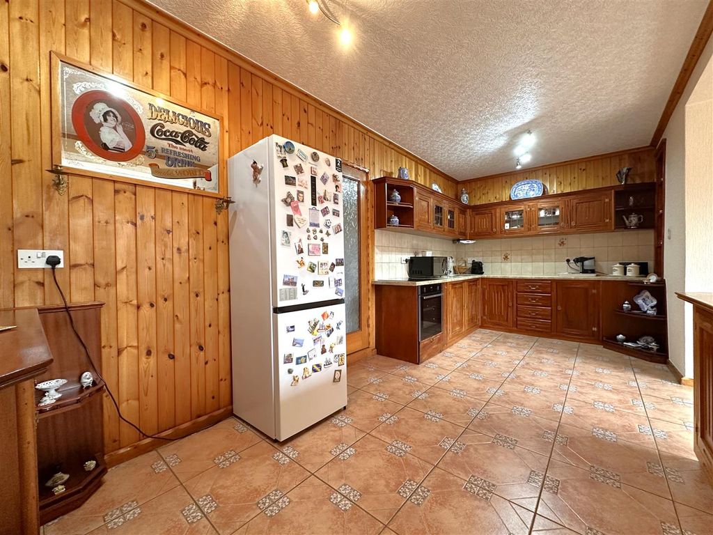 Additional image 5 of 4 bed detached house for saleDanny Lyp, Sibcy Lane, Balderton, Newark NG24