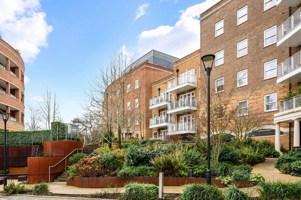 3 bed penthouse for saleEden Place, Oxted RH8